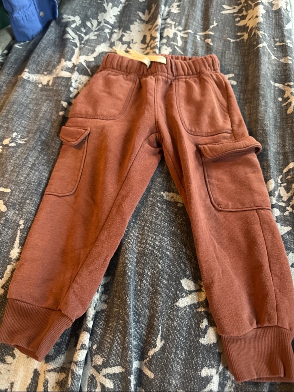 Kids Old Navy  Cargo Jogger Pants in Rust Brown